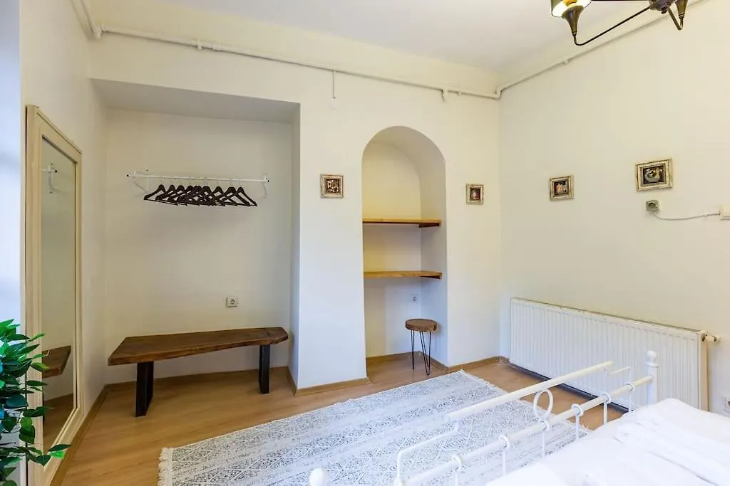1Br Central Flat 5 Min Walk To Istiklal In Beyoglu Стамбул Апартаменты
